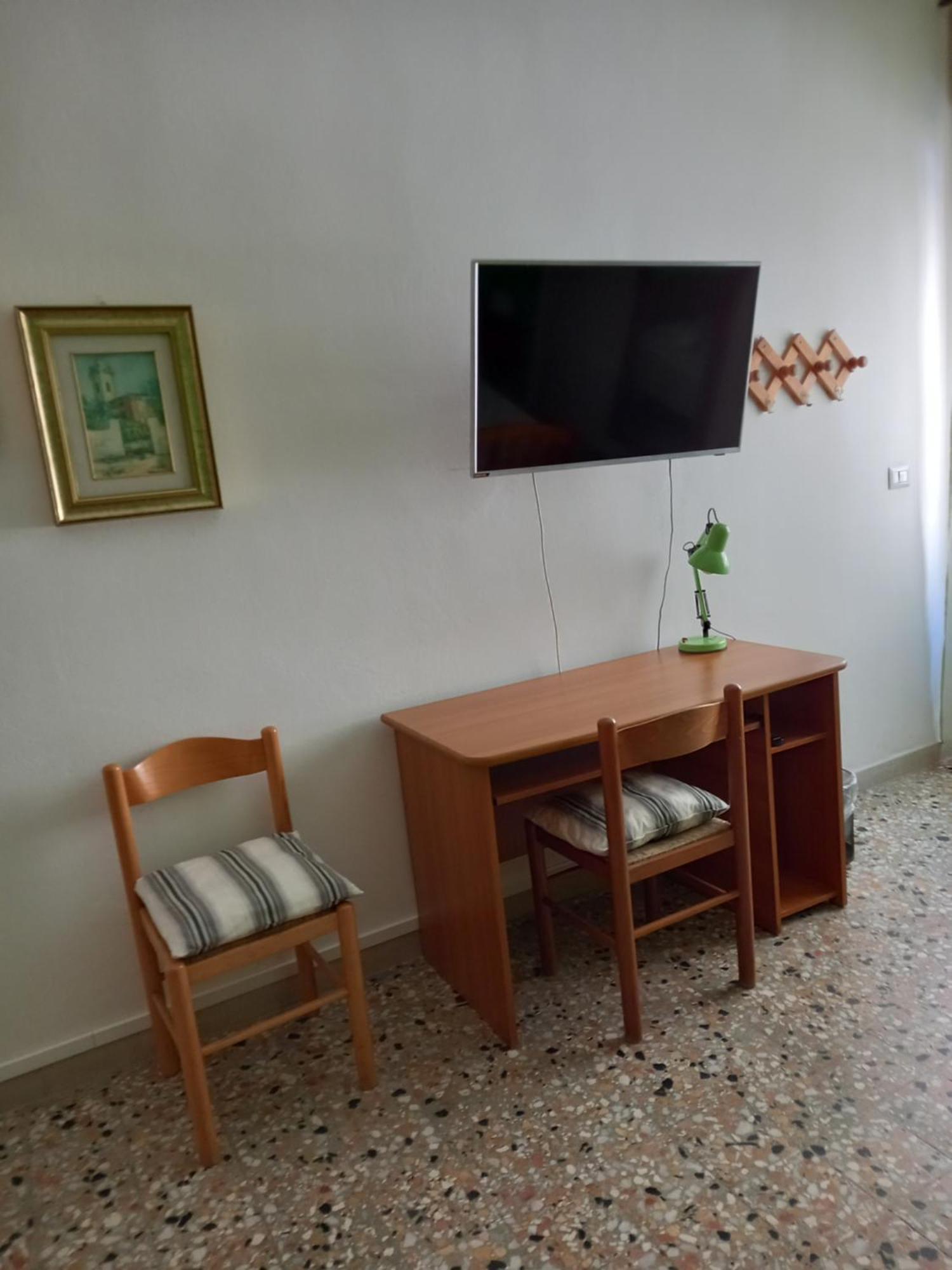 Camere In Affitto Sassari Ruang foto